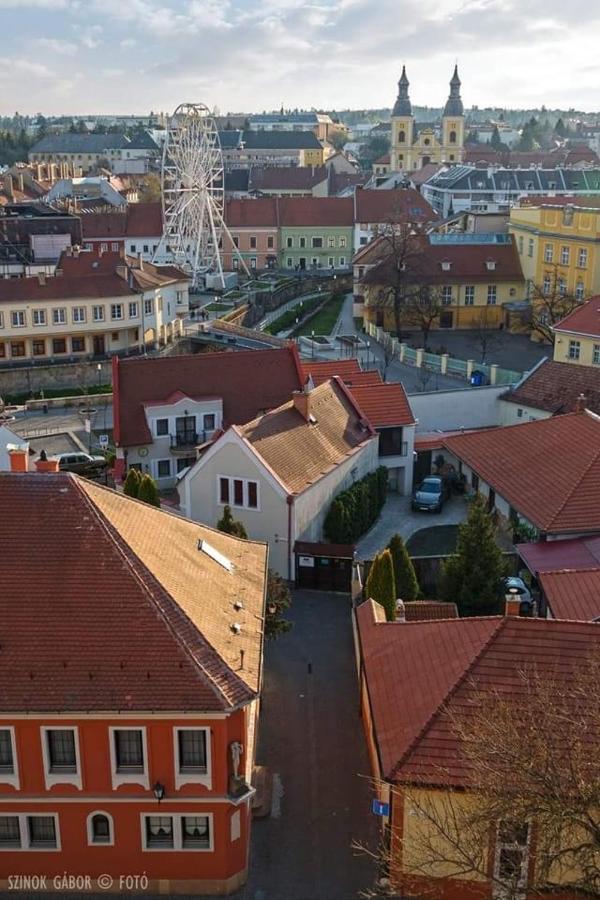 Capri Apartman Eger Kültér fotó